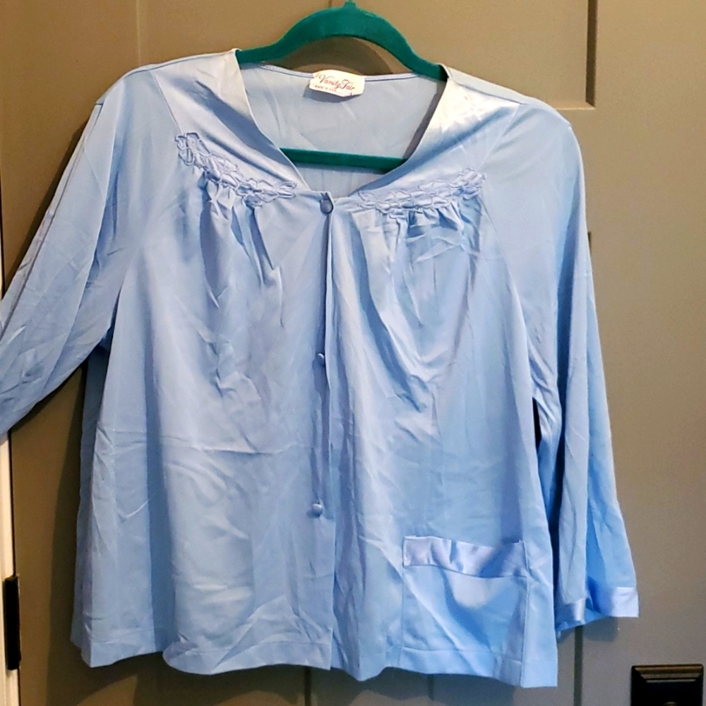 VINTAGE VANITY FAIR Ladies night shirt. Sz Large